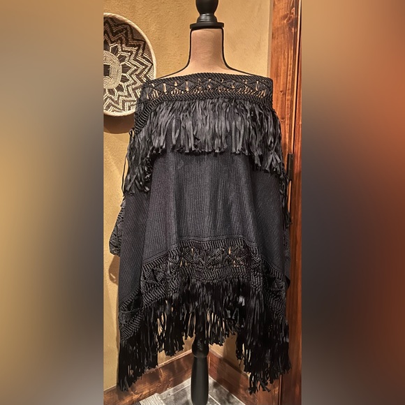 Ralph Lauren Purple Label Fringe Cover - Picture 2 of 10